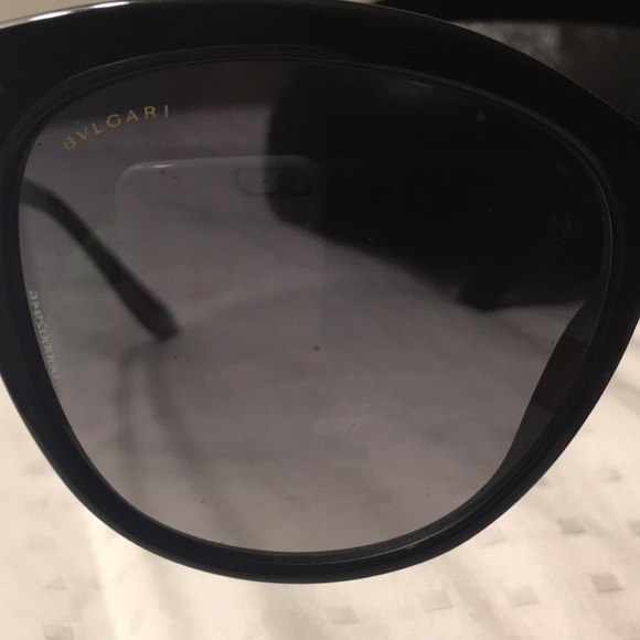 Authentic Bvlgari Black designer sunglasses + Case - Picture 7 of 8